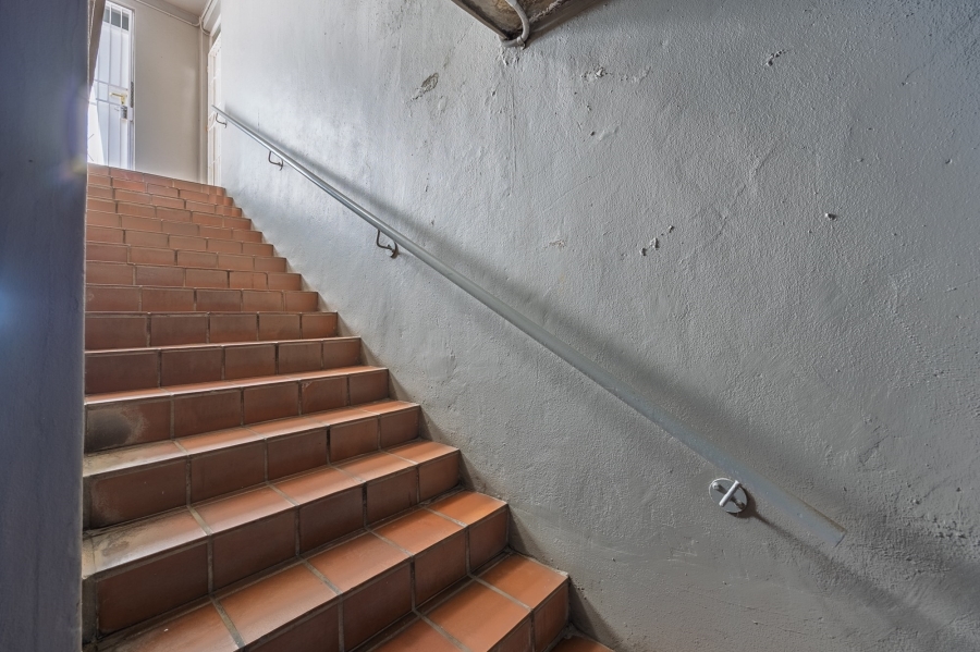 2 Bedroom Property for Sale in Loevenstein Western Cape